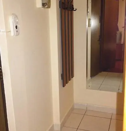 Purple Butterfly Studio In City Center Βουκουρέστι