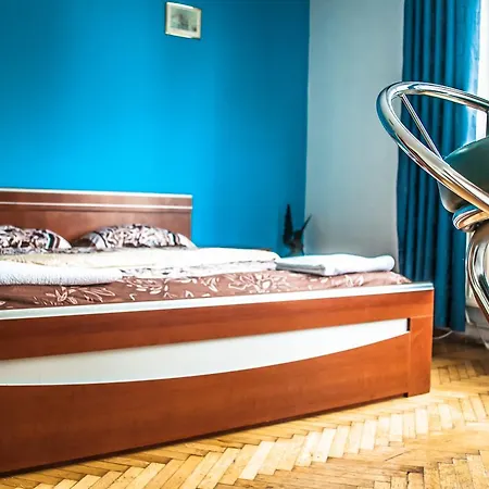 Purple Butterfly Studio In City Center * Bucharest
