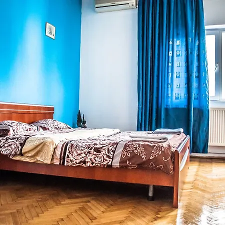 Purple Butterfly Studio In City Center Apartment Bucharest